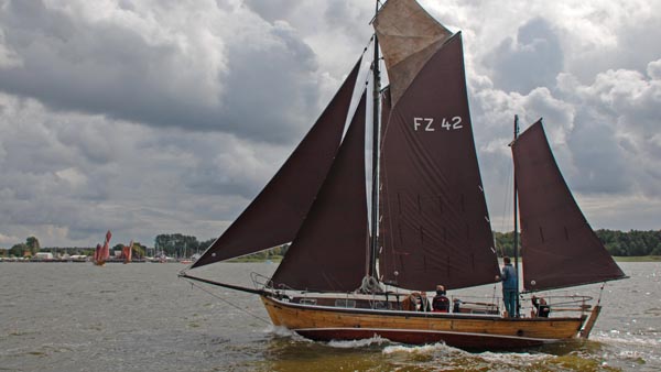 FZ42 Sunddriewer, Volker Gries, Zeesboot Regatta Bodstedt 2017 , 09/2017