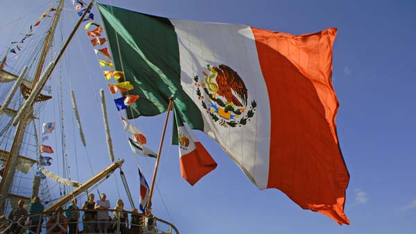 Flagge der Bark Cuauhtémoc<br/>Foto: Volker Gries, Hanse Sail 2019, 08/2019