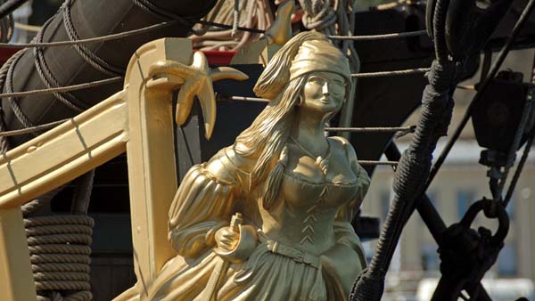 Pirate figurehead of Étoile du Roy