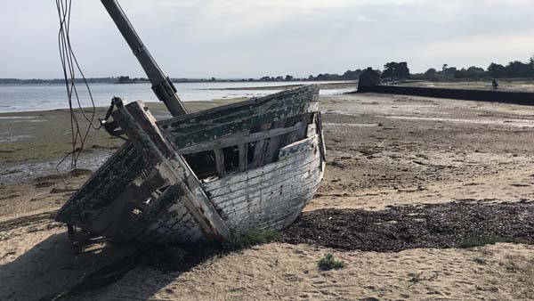 Ship cemetery Île d'Arz