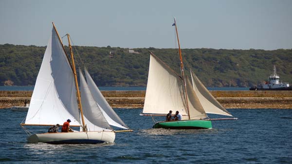 Sailing in the habour and bay of Brest