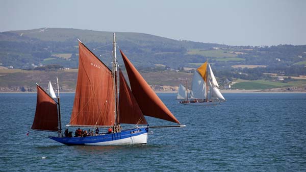 Sailing ships off Douarnenez