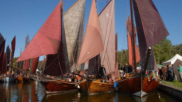 Auftakeln im Hafen Althagen