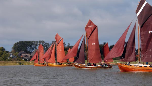 Sailing to the regatta start line