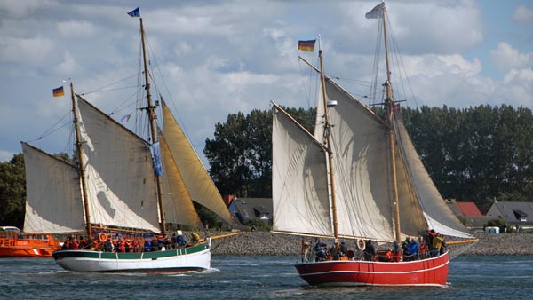 Einfahrt in Warnemünde