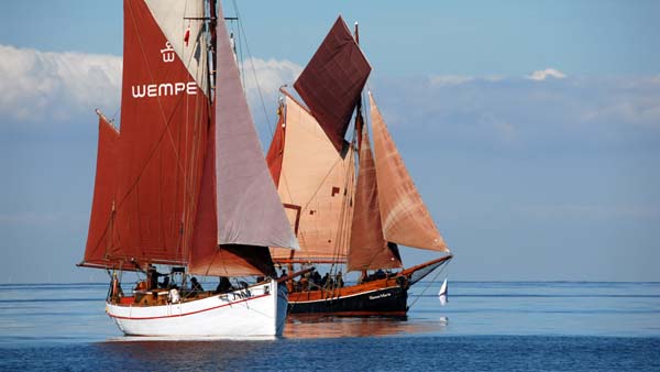 Hajkutters off Warnemünde