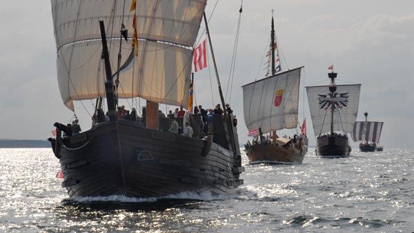 Sailing Hanseatic cogs