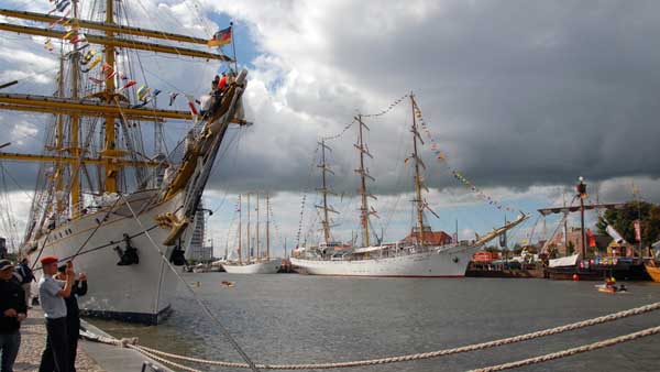 Gorch Fock II and Dar Młodzieży