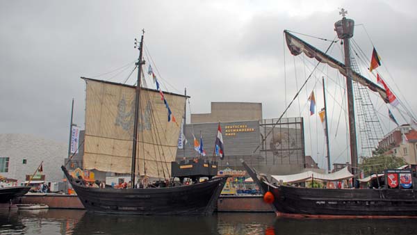 Hanseatic cogs in front of the German Emigration Center