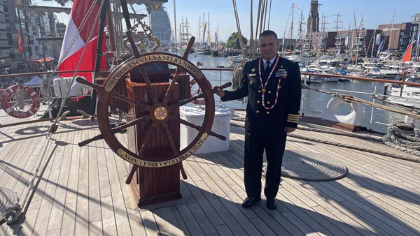 Commander Captain See Juan José Roncagliolo Gómez on BAP Unión