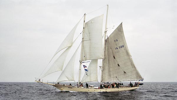 Schooner Helena