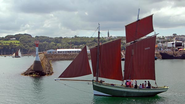 Lugger im Fischereihafen von Douarnenez