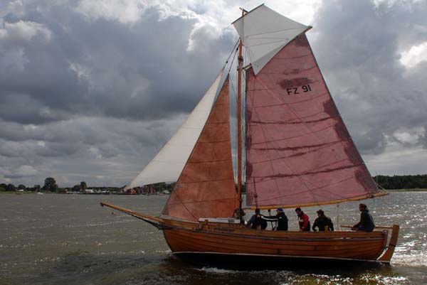 Sloop-rigged Zeesenboot