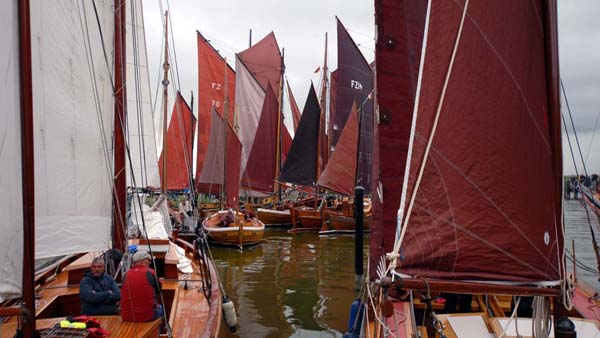 Aufgetakelt im Hafen von Althagen